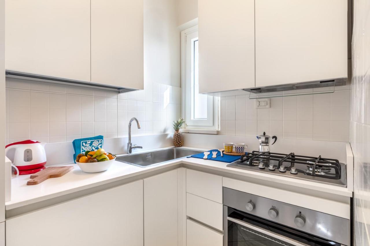 Viareggio Suite - Beach Apartment Екстер'єр фото